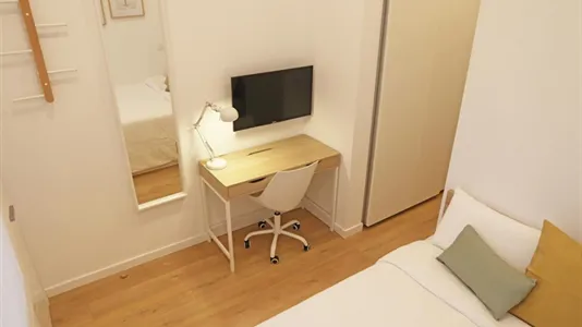 Rooms in Barcelona Sant Martí - photo 4