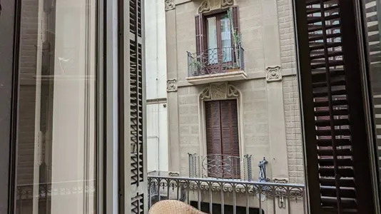 Rooms in Barcelona Ciutat Vella - photo 9