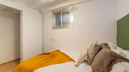 Rooms in Barcelona Ciutat Vella - photo 2