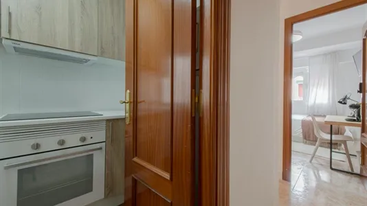 Rooms in Madrid Chamartín - photo 9