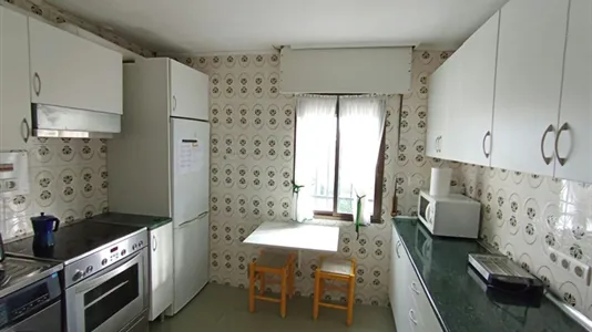 Rooms in Santurtzi - photo 4