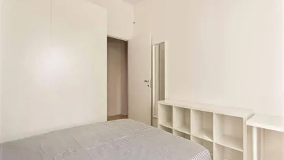 Room for rent in Milano Zona 6 - Barona, Lorenteggio, Milan