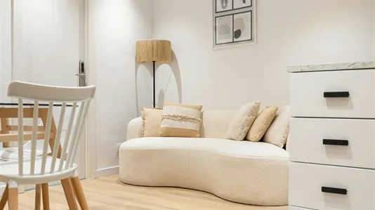 Rooms in Barcelona Eixample - photo 8