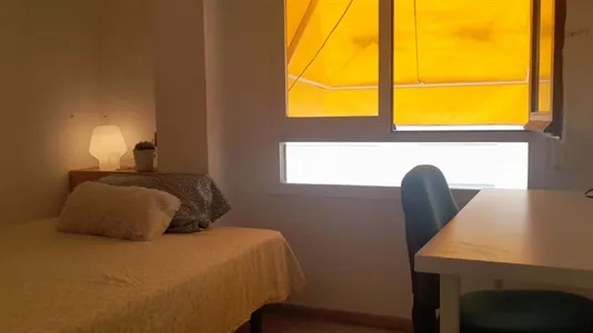 Rooms in Castellón de la Plana/Castelló de la Plana - photo 1