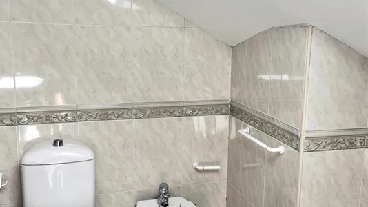 Rooms in Madrid Hortaleza - photo 9