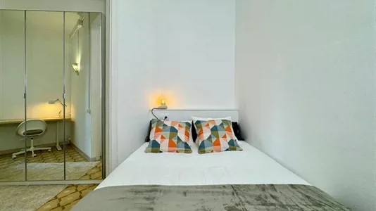 Rooms in Barcelona Eixample - photo 2