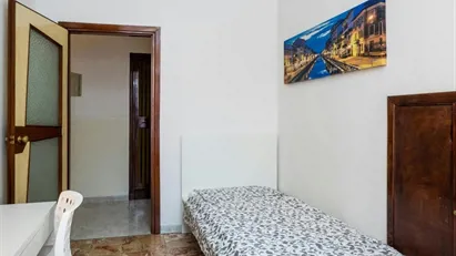 Room for rent in Milano Zona 5 - Vigentino, Chiaravalle, Gratosoglio, Milan