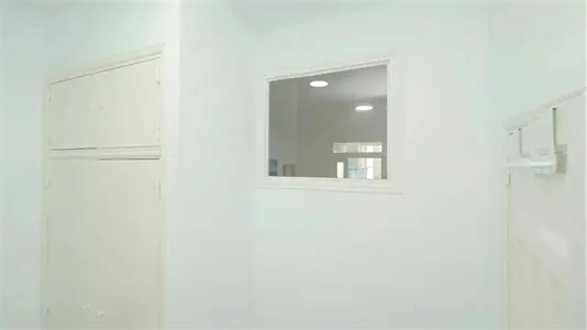 Rooms in Barcelona Sants-Montjuïc - photo 4