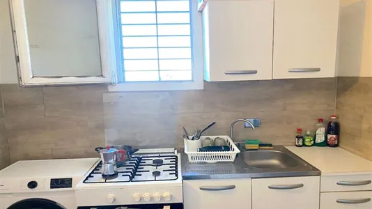 Rooms in Roma Municipio VI – Roma Delle Torri - photo 7