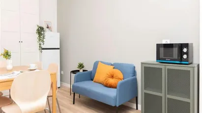 Room for rent in Milano Zona 6 - Barona, Lorenteggio, Milan