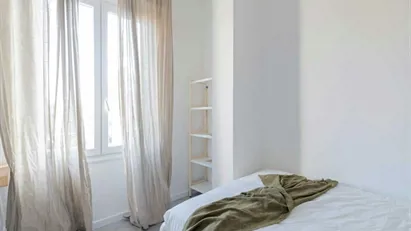 Room for rent in Milano Zona 8 - Fiera, Gallaratese, Quarto Oggiaro, Milan