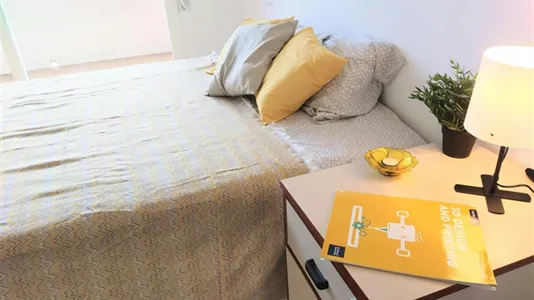 Rooms in Paterna - photo 5