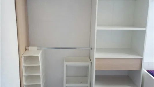 Rooms in Barcelona Ciutat Vella - photo 2