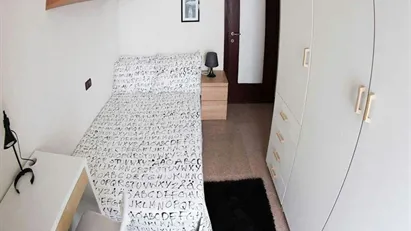 Room for rent in Milano Zona 7 - Baggio, De Angeli, San Siro, Milan