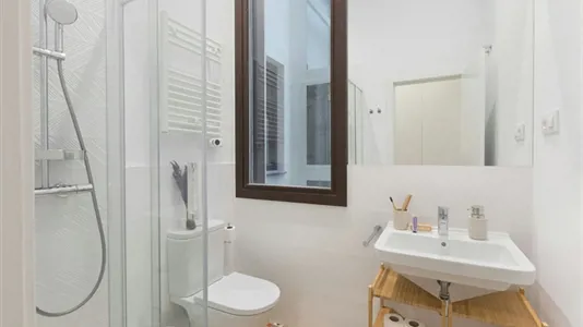 Rooms in Barcelona Ciutat Vella - photo 3