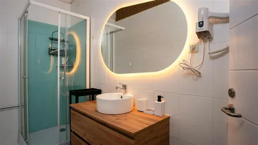 Rooms in Barcelona Eixample - photo 9