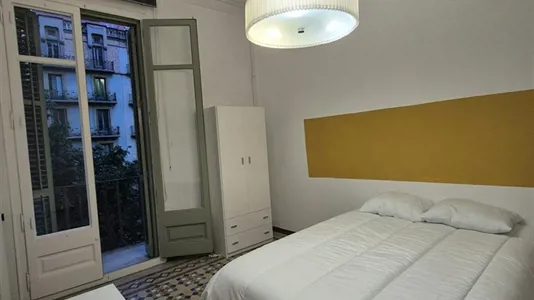 Rooms in Barcelona Eixample - photo 3