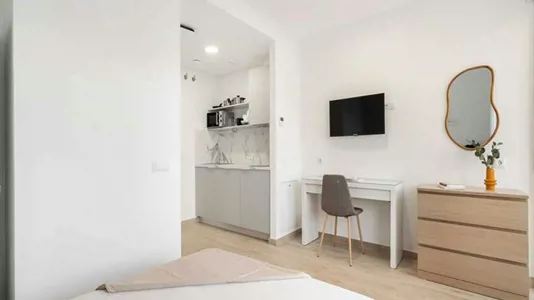 Rooms in Madrid Fuencarral-El Pardo - photo 3