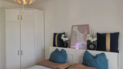 Room for rent in L'Haÿ-les-Roses, Île-de-France