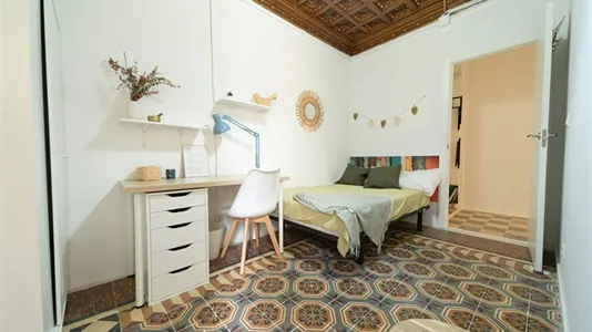 Rooms in Barcelona Ciutat Vella - photo 1