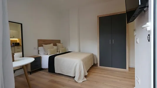 Rooms in Barcelona Eixample - photo 4
