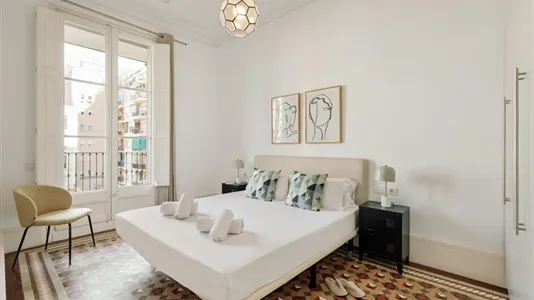 Apartments in Barcelona Eixample - photo 5