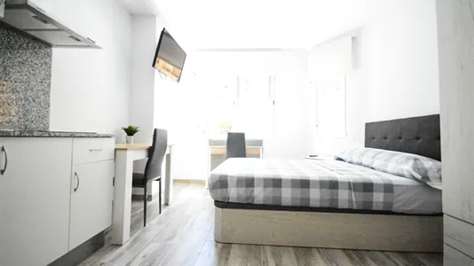 Rooms in Valencia Algirós - photo 8