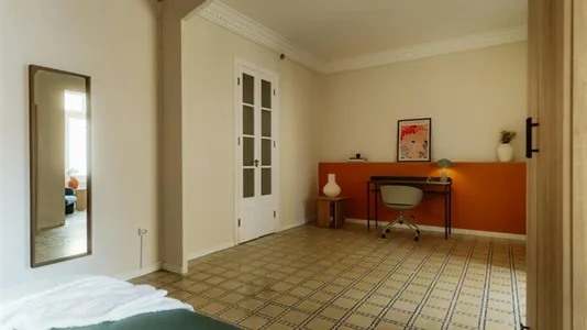 Rooms in Barcelona Ciutat Vella - photo 5
