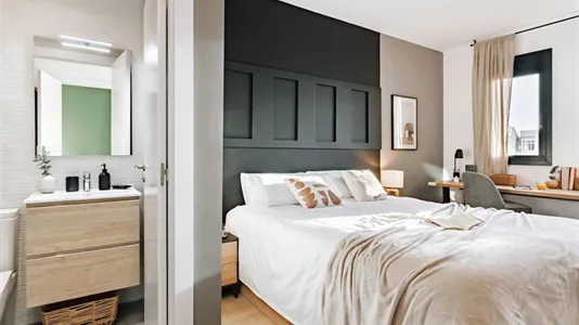 Rooms in Barcelona Eixample - photo 1