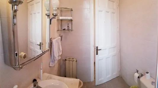 Rooms in Madrid Centro - photo 10