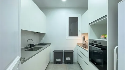 Rooms in Barcelona Eixample - photo 5