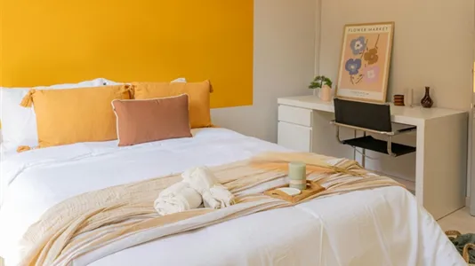 Rooms in Barcelona Ciutat Vella - photo 3