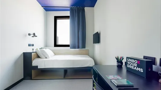 Rooms in Napoli Municipalità 4 - photo 2