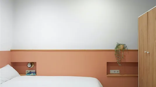 Rooms in Barcelona Eixample - photo 2