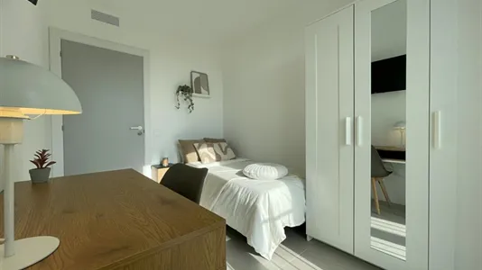 Rooms in L'Hospitalet de Llobregat - photo 4