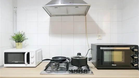 Rooms in Barcelona Sants-Montjuïc - photo 8