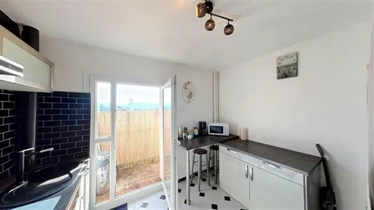 Rooms in Saint-Julien-en-Genevois - photo 8