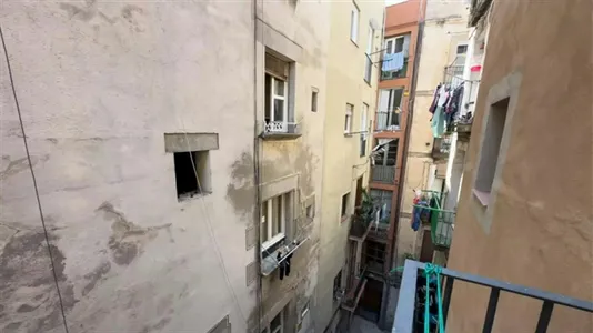 Rooms in Barcelona Ciutat Vella - photo 5