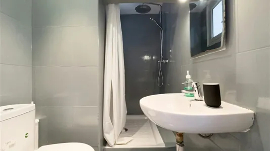 Rooms in Barcelona Ciutat Vella - photo 6