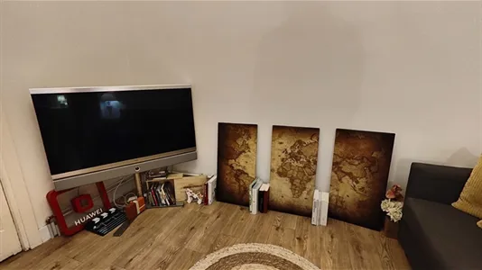 Rooms in Madrid Centro - photo 9