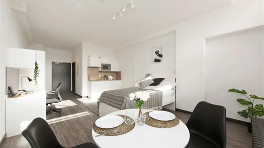 Apartments in Berlin Steglitz-Zehlendorf - photo 1