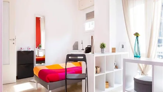 Rooms in Milano Zona 8 - Fiera, Gallaratese, Quarto Oggiaro - photo 4