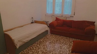 Room for rent in Milano Zona 4 - Vittoria, Forlanini, Milan