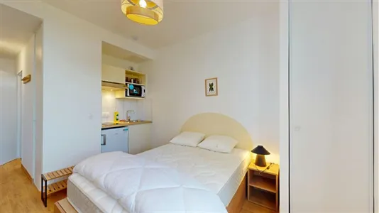 Rooms in Pontoise - photo 1