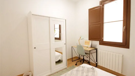 Rooms in Barcelona Ciutat Vella - photo 1