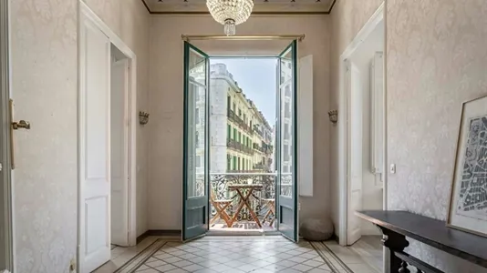 Rooms in Barcelona Ciutat Vella - photo 7