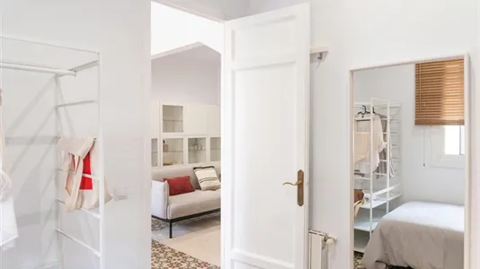 Rooms in Barcelona Eixample - photo 1