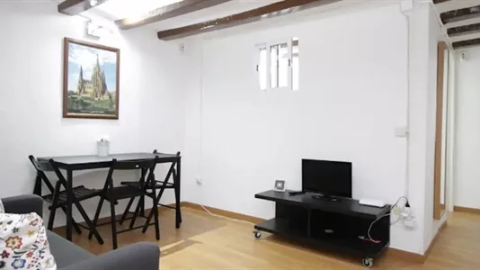 Rooms in Barcelona Ciutat Vella - photo 7