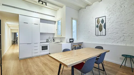 Apartments in Barcelona Ciutat Vella - photo 3