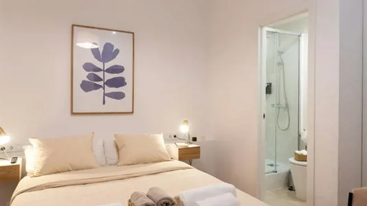 Rooms in Barcelona Ciutat Vella - photo 2